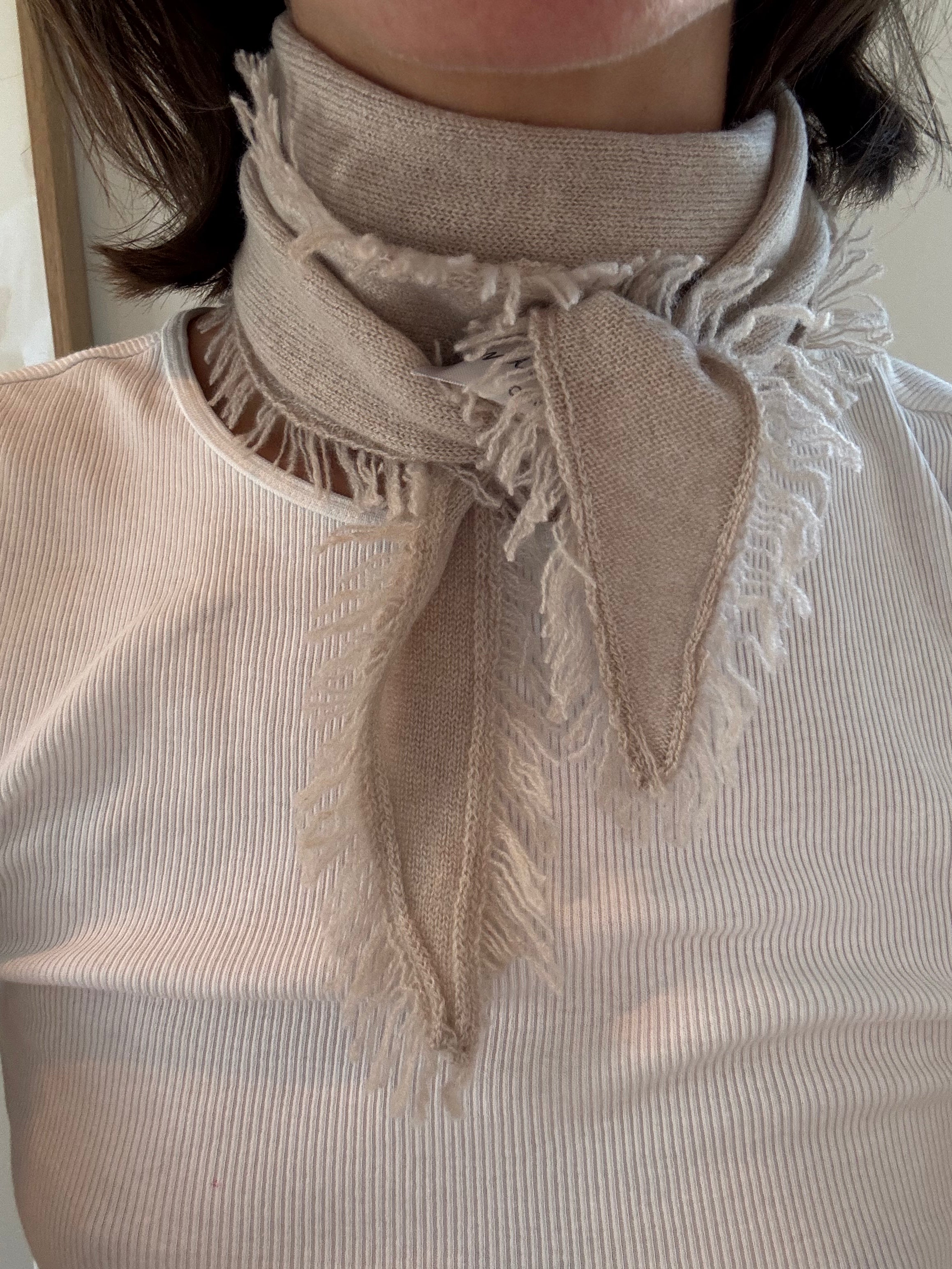 Frynsete cashmere skjerf